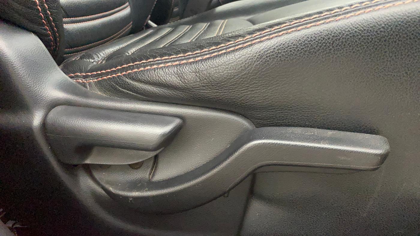 2017 Honda Brio VX AT, Petrol, Automatic, 84,842 km, Driver Side Adjustment Panel