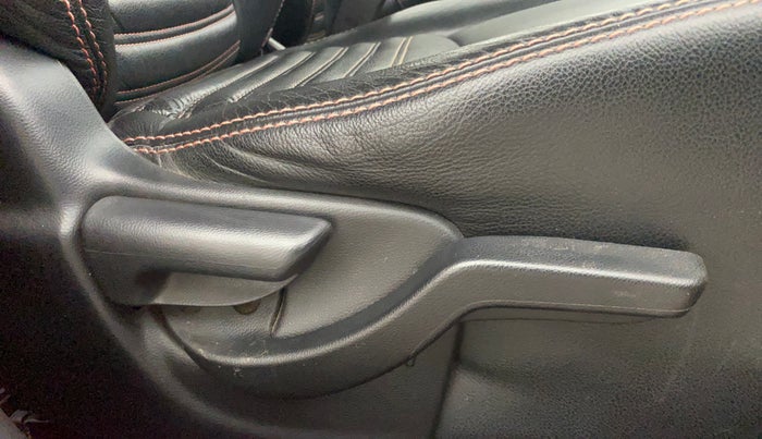 2017 Honda Brio VX AT, Petrol, Automatic, 84,842 km, Driver Side Adjustment Panel