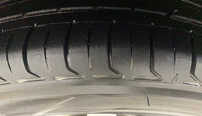 2017 Honda Brio VX AT, Petrol, Automatic, 84,842 km, Right Rear Tyre Tread