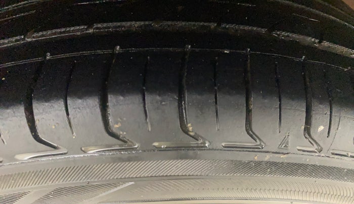 2017 Honda Brio VX AT, Petrol, Automatic, 84,842 km, Left Rear Tyre Tread