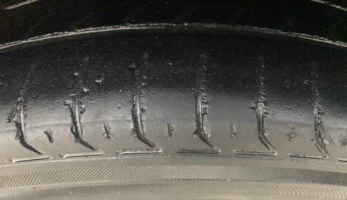 2017 Honda Brio VX AT, Petrol, Automatic, 84,842 km, Right Front Tyre Tread