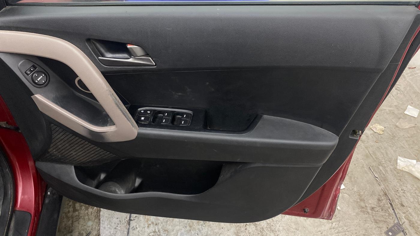 2017 Hyundai Creta S 1.4 DIESEL, Diesel, Manual, 1,08,706 km, Driver Side Door Panels Control