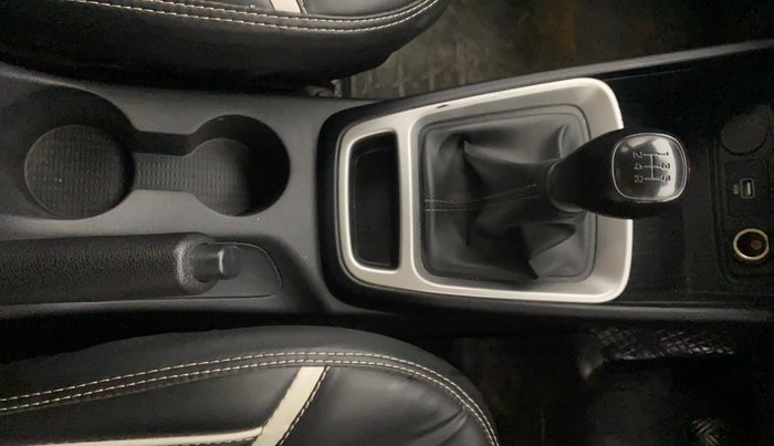 2019 Hyundai VENUE S 1.2, Petrol, Manual, 83,501 km, Gear Lever