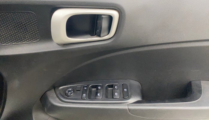 2019 Hyundai VENUE S 1.2, Petrol, Manual, 83,501 km, Driver Side Door Panels Control