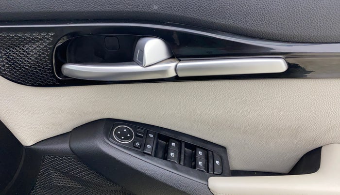 2020 KIA SELTOS HTX IVT 1.5 PETROL, Petrol, Automatic, 81,975 km, Driver Side Door Panels Control