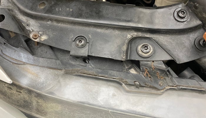 2013 Volkswagen Polo HIGHLINE1.2L, Petrol, Manual, 75,133 km, Left headlight - Clamp has minor damage