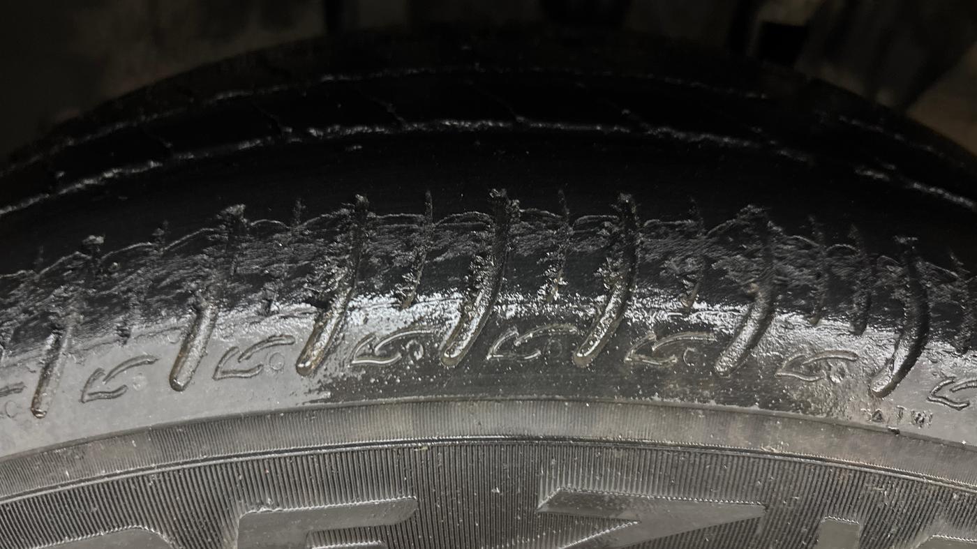 2020 Renault TRIBER RXZ, Petrol, Manual, 46,599 km, Left Front Tyre Tread