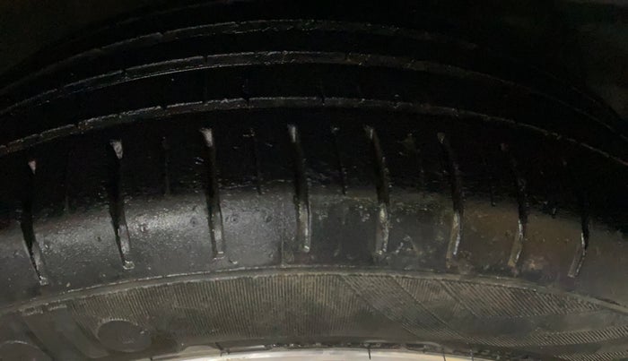 2021 Maruti Baleno ZETA PETROL 1.2, Petrol, Manual, 36,048 km, Right Front Tyre Tread