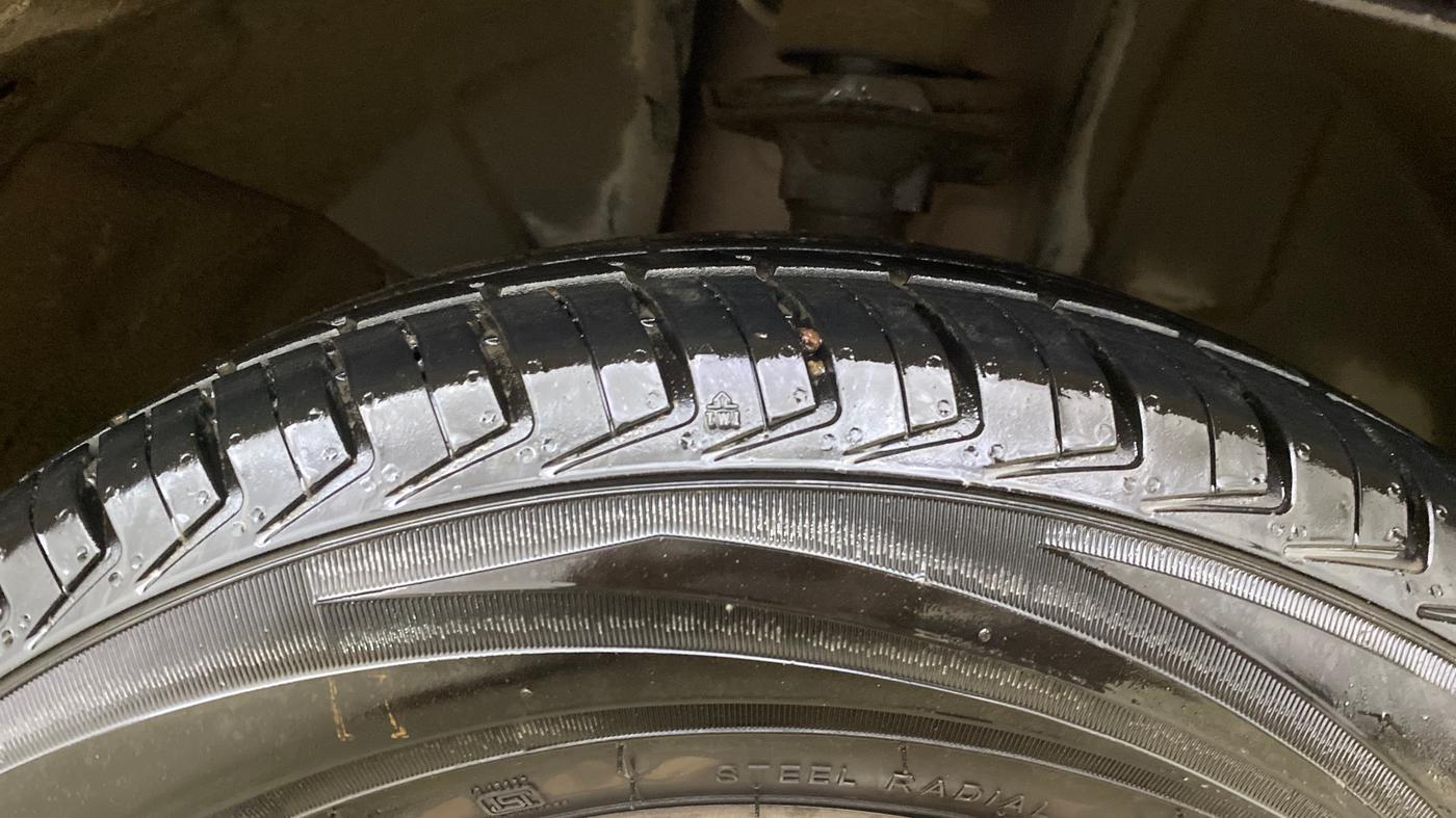 2016 Renault Kwid RXT 0.8, Petrol, Manual, 34,079 km, Right Front Tyre Tread