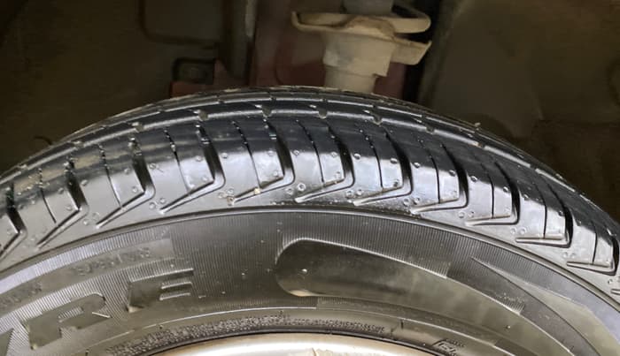 2016 Renault Kwid RXT 0.8, Petrol, Manual, 34,079 km, Left Front Tyre Tread
