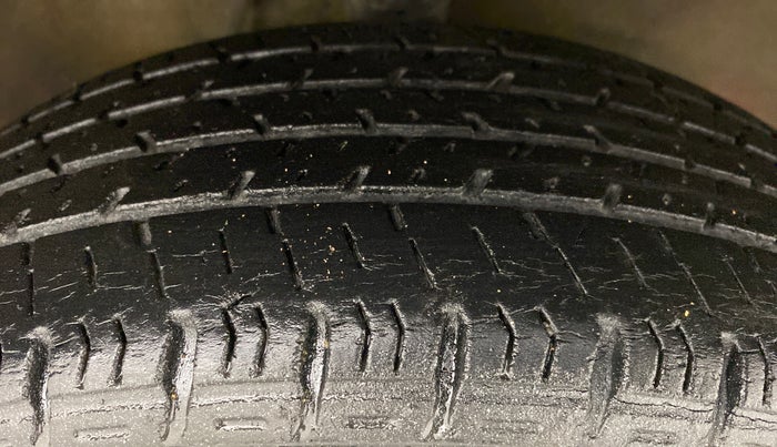 2013 Maruti Alto K10 VXI P, Petrol, Manual, 62,482 km, Right Front Tyre Tread