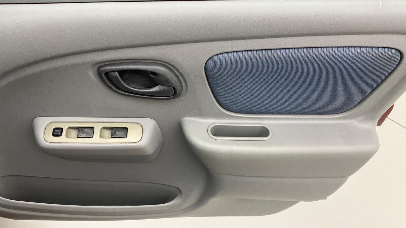 2013 Maruti Alto K10 VXI P, Petrol, Manual, 62,482 km, Driver Side Door Panels Control