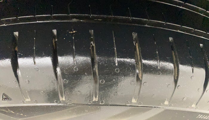 2018 Maruti Swift VXI, Petrol, Manual, 57,700 km, Left Rear Tyre Tread