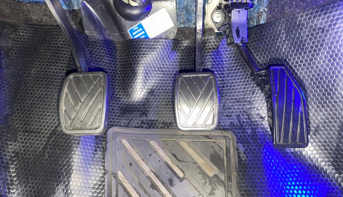 2018 Maruti Swift VXI, Petrol, Manual, 57,700 km, Pedals