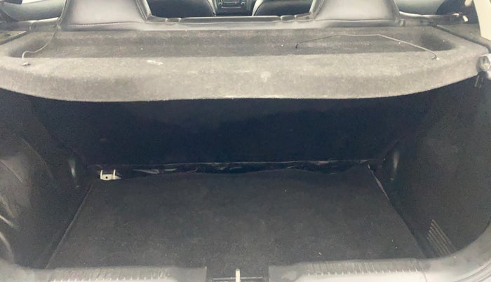 2018 Maruti Swift VXI, Petrol, Manual, 57,700 km, Boot Inside