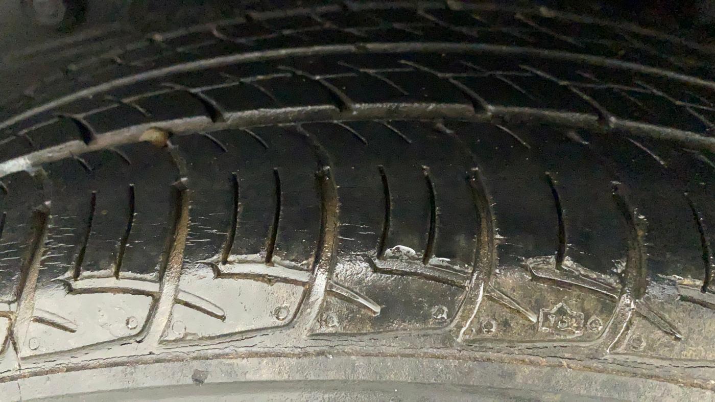 2014 Toyota Etios G, Petrol, Manual, 89,602 km, Left Rear Tyre Tread