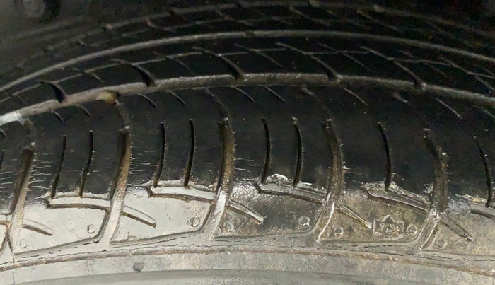 2014 Toyota Etios G, Petrol, Manual, 89,602 km, Left Rear Tyre Tread
