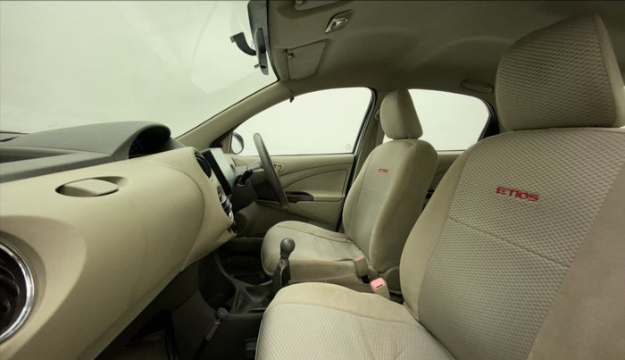 2014 Toyota Etios G, Petrol, Manual, 89,602 km, Right Side Front Door Cabin