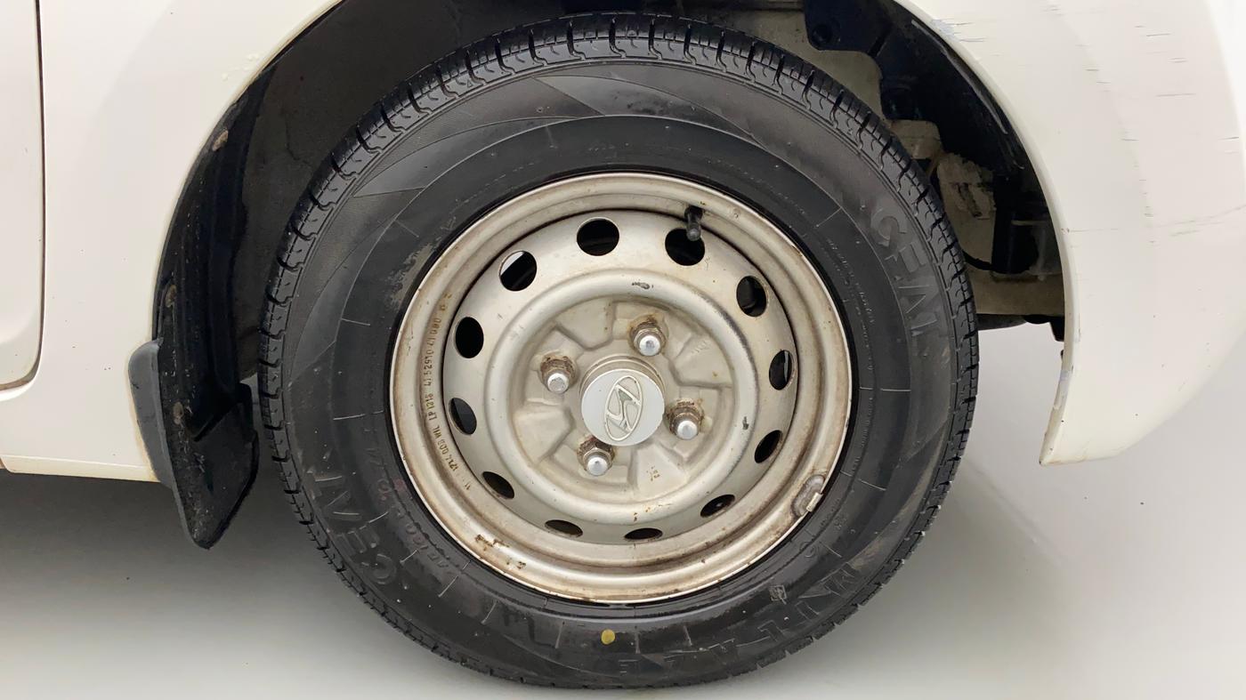 2011 Hyundai Eon ERA, Petrol, Manual, 66,145 km, Right Front Wheel