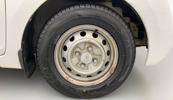 2011 Hyundai Eon ERA, Petrol, Manual, 66,145 km, Right Front Wheel