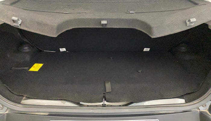 2023 Tata PUNCH PURE MT CNG, CNG, Manual, 38,033 km, Boot Inside