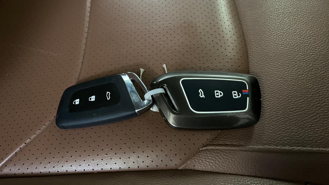 2023 MG HECTOR PLUS SHARP PRO 1.5 TURBO MT 7 STR, Petrol, Manual, 19,985 km, Key Close Up