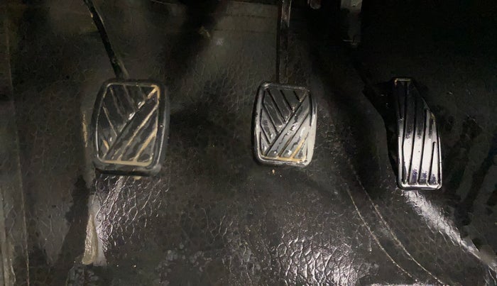 2017 Maruti Baleno DELTA PETROL 1.2, Petrol, Manual, 1,19,690 km, Pedals