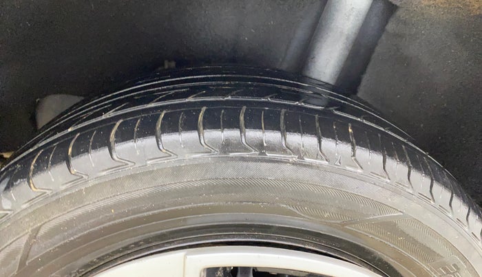 2017 Maruti Baleno DELTA PETROL 1.2, Petrol, Manual, 1,19,690 km, Left Rear Tyre Tread