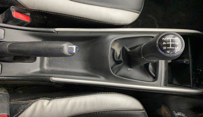 2017 Maruti Baleno DELTA PETROL 1.2, Petrol, Manual, 1,19,690 km, Gear Lever