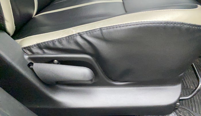 2013 Maruti Swift VXI, Petrol, Manual, 41,041 km, Driver Side Adjustment Panel