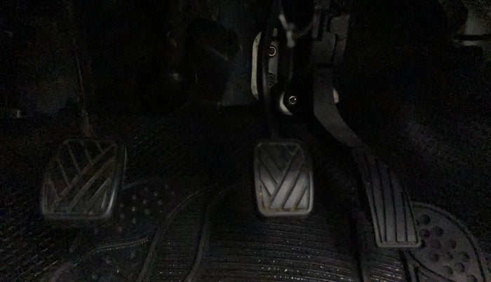 2013 Maruti Swift VXI, Petrol, Manual, 41,041 km, Pedals