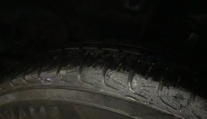 2021 Tata Tiago XT (O) PETROL, Petrol, Manual, 63,689 km, Left Rear Tyre Tread