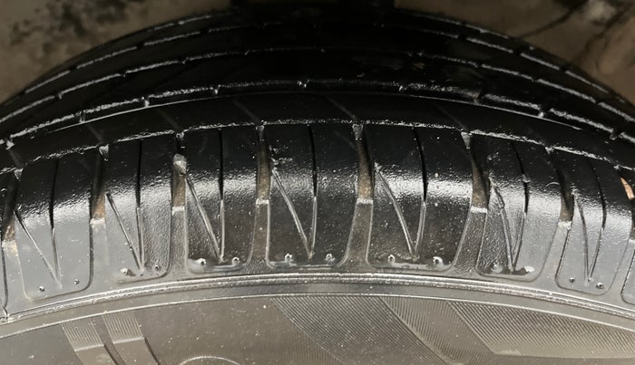 2021 KIA SONET GTX PLUS 1.5 AT, Diesel, Automatic, 99,514 km, Left Front Tyre Tread