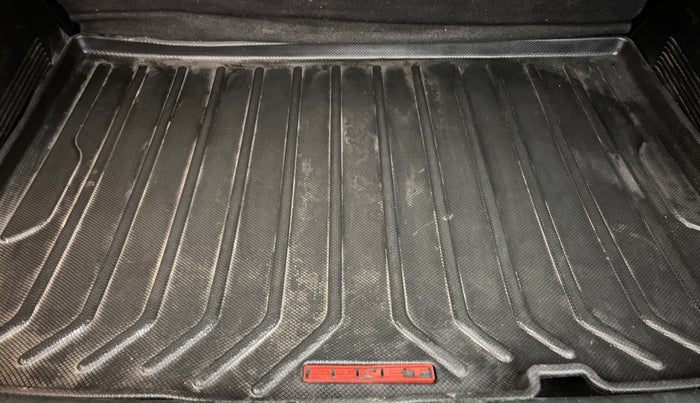 2021 KIA SONET GTX PLUS 1.5 AT, Diesel, Automatic, 99,514 km, Boot Inside