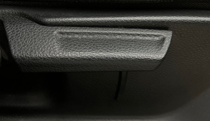 2021 KIA SONET GTX PLUS 1.5 AT, Diesel, Automatic, 99,514 km, Driver Side Adjustment Panel