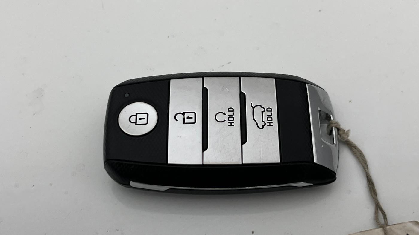 2021 KIA SONET GTX PLUS 1.5 AT, Diesel, Automatic, 99,514 km, Key Close Up