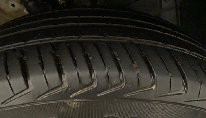 2021 Maruti New Wagon-R LXI CNG 1.0, CNG, Manual, 28,755 km, Left Front Tyre Tread