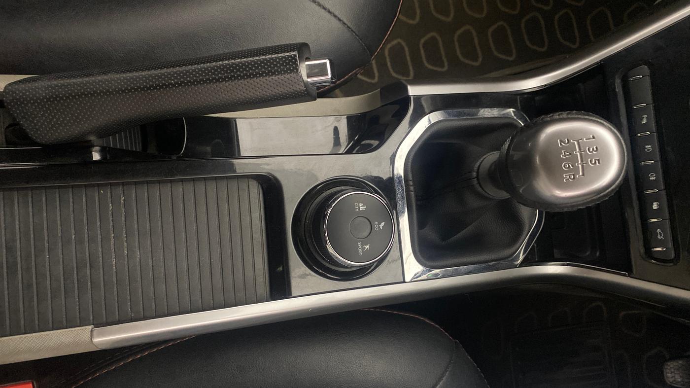 2018 Tata NEXON XZ PLUS PETROL, Petrol, Manual, 46,722 km, Gear Lever