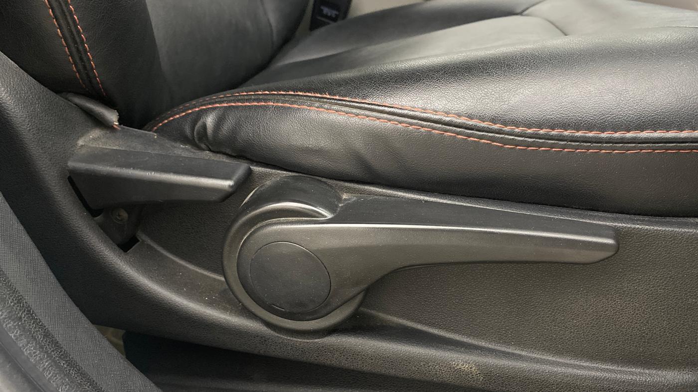 2018 Tata NEXON XZ PLUS PETROL, Petrol, Manual, 46,722 km, Driver Side Adjustment Panel