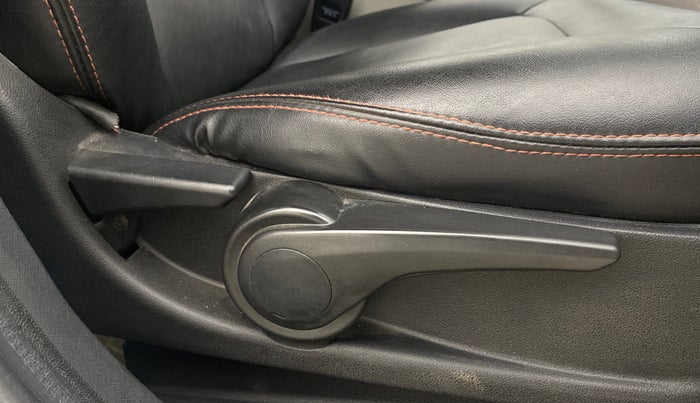 2018 Tata NEXON XZ PLUS PETROL, Petrol, Manual, 46,722 km, Driver Side Adjustment Panel