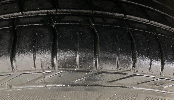 2018 Tata NEXON XZ PLUS PETROL, Petrol, Manual, 46,722 km, Right Rear Tyre Tread