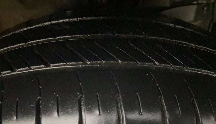 2021 Maruti New Wagon-R LXI CNG (O) 1.0, CNG, Manual, 83,545 km, Right Front Tyre Tread