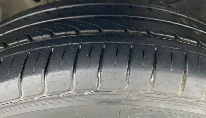 2022 Honda City 1.5L I-VTEC V MT 4TH GEN, Petrol, Manual, 14,215 km, Right Front Tyre Tread