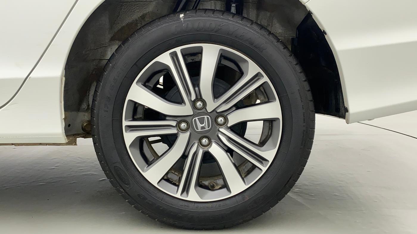 2022 Honda City 1.5L I-VTEC V MT 4TH GEN, Petrol, Manual, 14,215 km, Left Rear Wheel