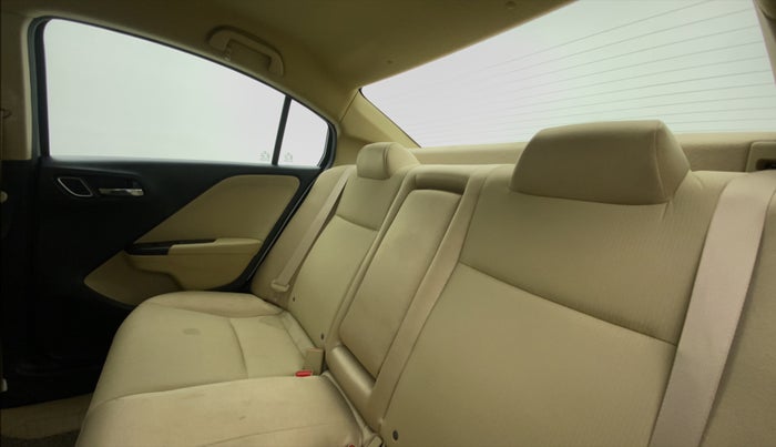 2022 Honda City 1.5L I-VTEC V MT 4TH GEN, Petrol, Manual, 14,215 km, Right Side Rear Door Cabin