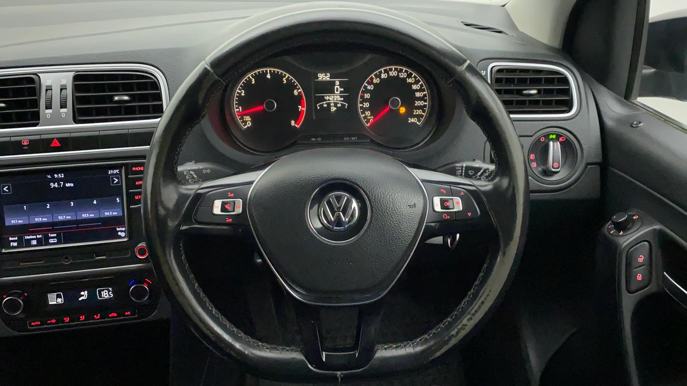 2018 Volkswagen Polo HIGHLINE PLUS 1.0 16 ALLOY, Petrol, Manual, 58,675 km, Steering Wheel Close Up