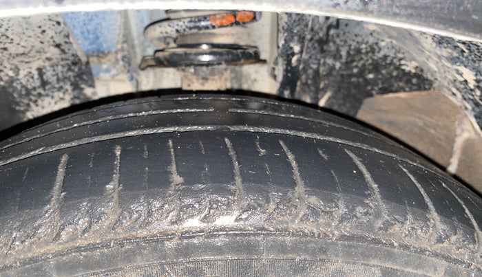 2020 Renault TRIBER RXZ, CNG, Manual, 81,301 km, Left Front Tyre Tread