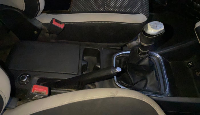 2020 Renault TRIBER RXZ, CNG, Manual, 81,301 km, Gear Lever