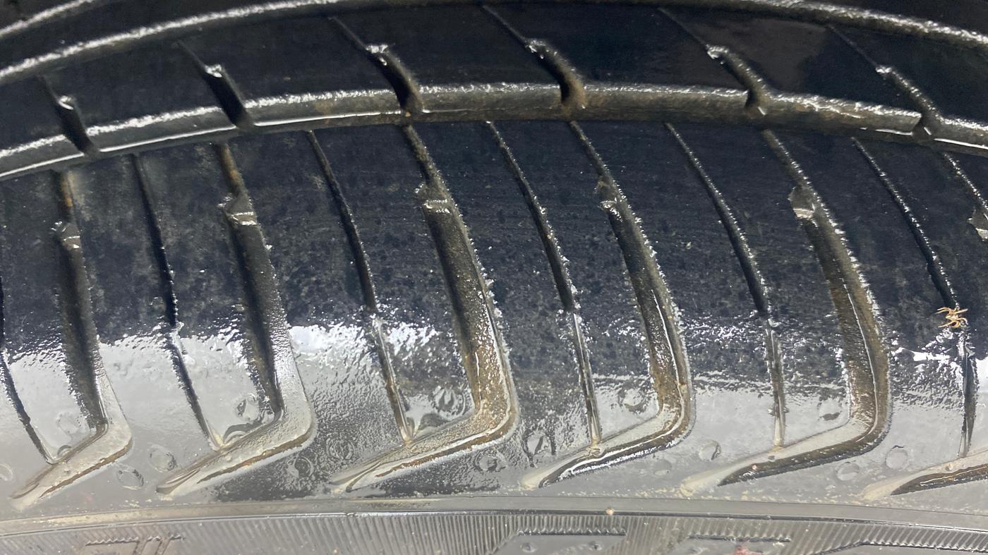 2013 Maruti Alto K10 VXI, Petrol, Manual, 77,272 km, Left Front Tyre Tread