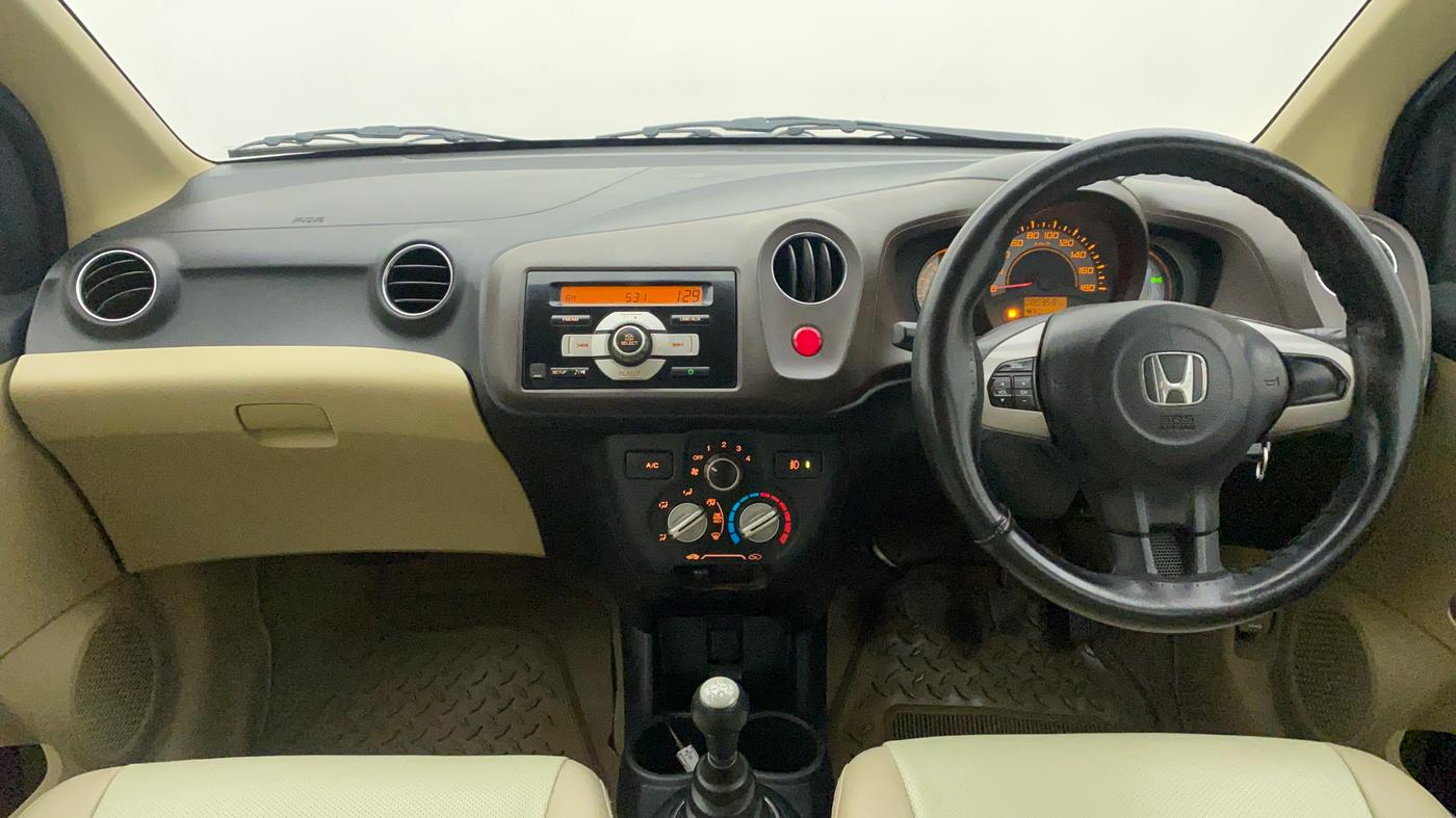 2011 Honda Brio V MT, Petrol, Manual, 80,359 km, Dashboard
